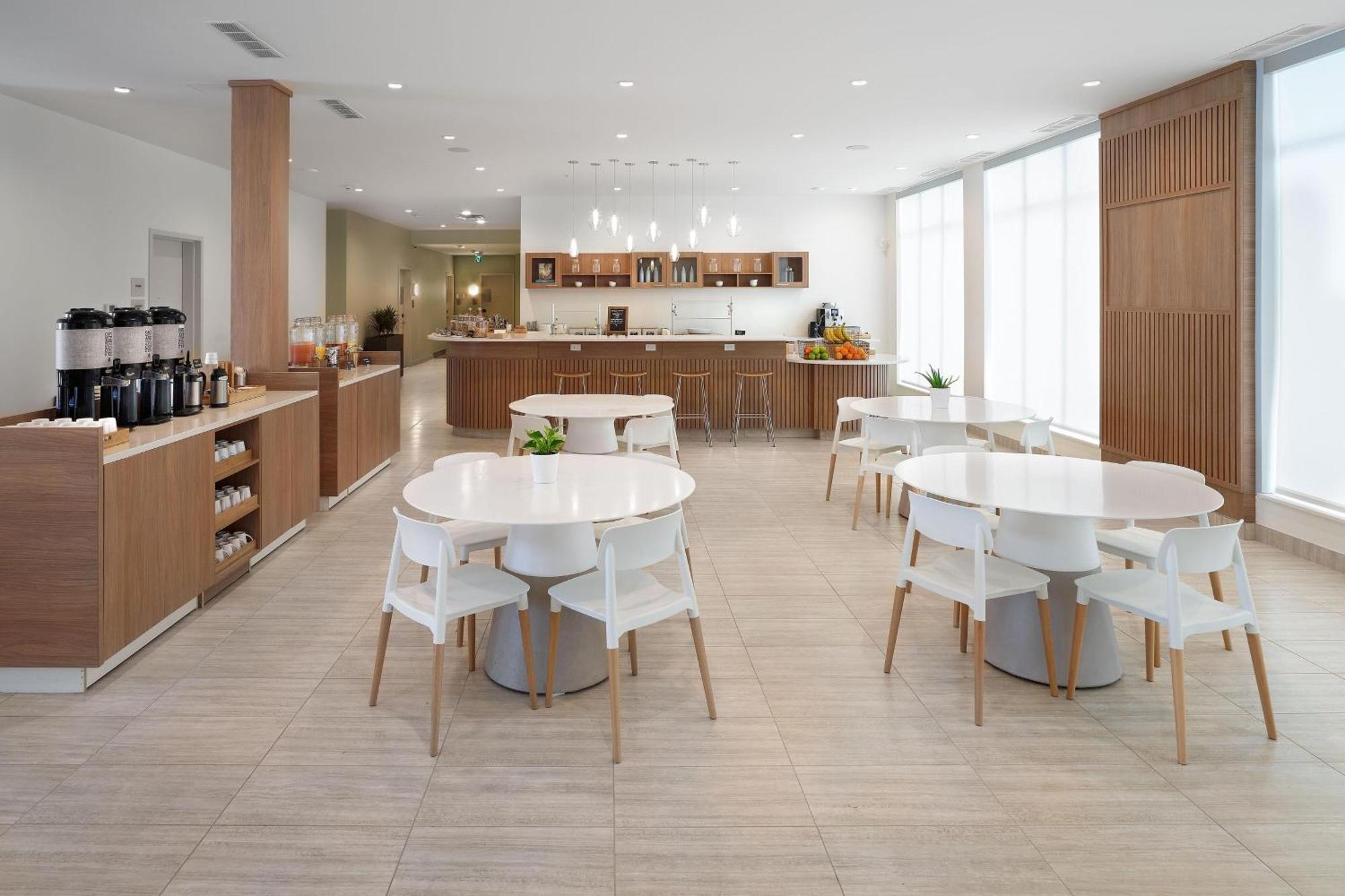 Element Edmonton West Hotel Екстериор снимка