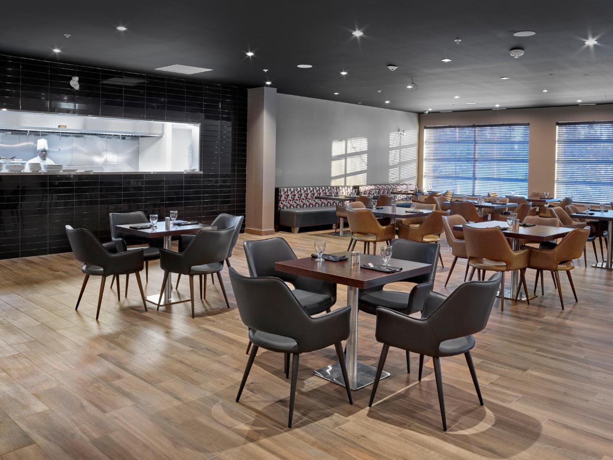 Element Edmonton West Hotel Екстериор снимка