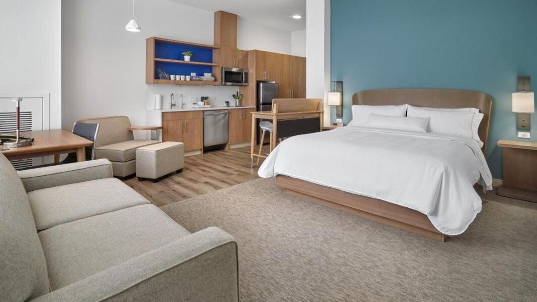 Element Edmonton West Hotel Екстериор снимка